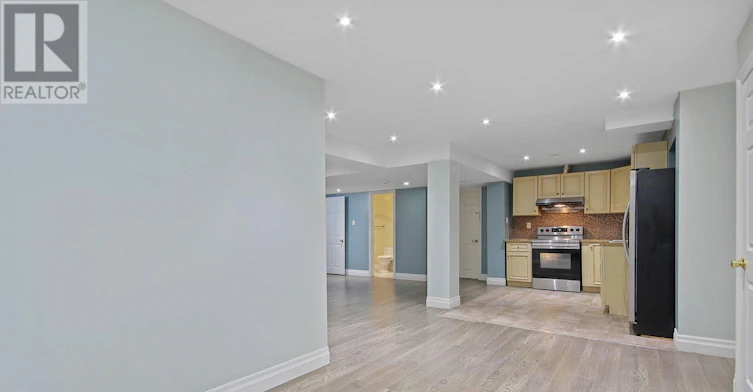 16 Sergio Marchi (Lower Street, Toronto, ON, M3L 0B7 - 17