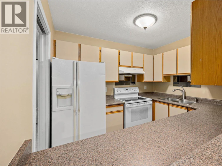 300-3160 De Montreuil Court, Kelowna, BC, V1W 3W3 - 13