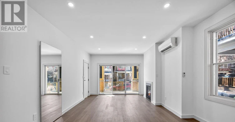 MAIN FLOOR-23 Fernwood Park Avenue, Toronto, ON, M4E 3E9 - 4
