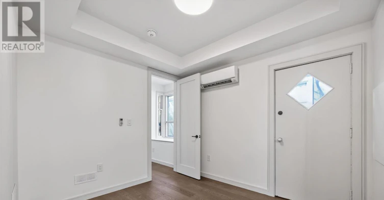 MAIN FLOOR-23 Fernwood Park Avenue, Toronto, ON, M4E 3E9 - 6