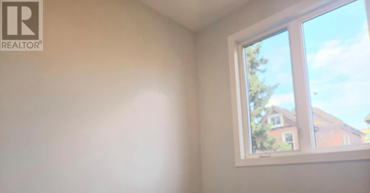 LANEWAY SUITE-94 Barrington Avenue, Toronto, ON, M4C 4Z1 - 12