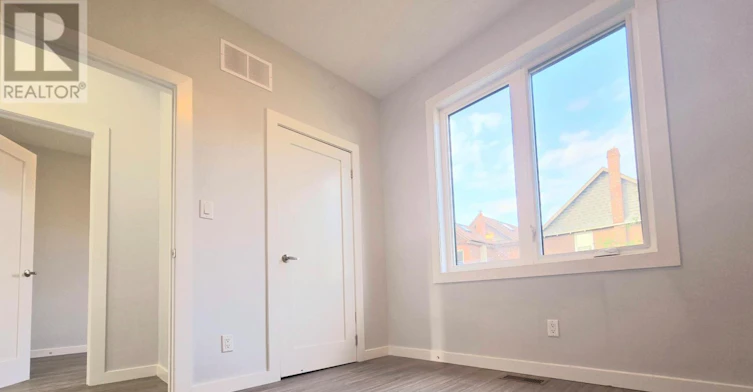 LANEWAY SUITE-94 Barrington Avenue, Toronto, ON, M4C 4Z1 - 15