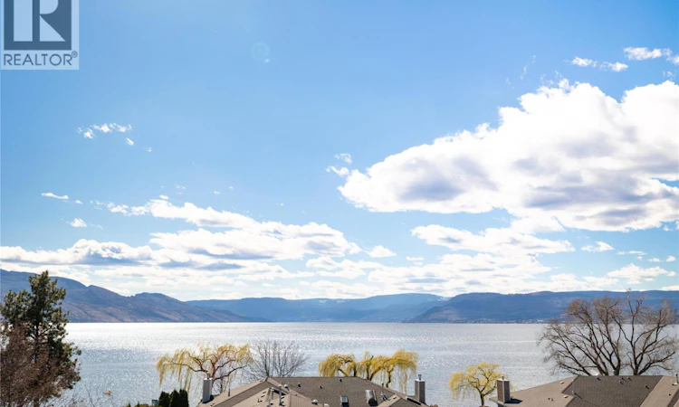 305-4004 Bluebird Road