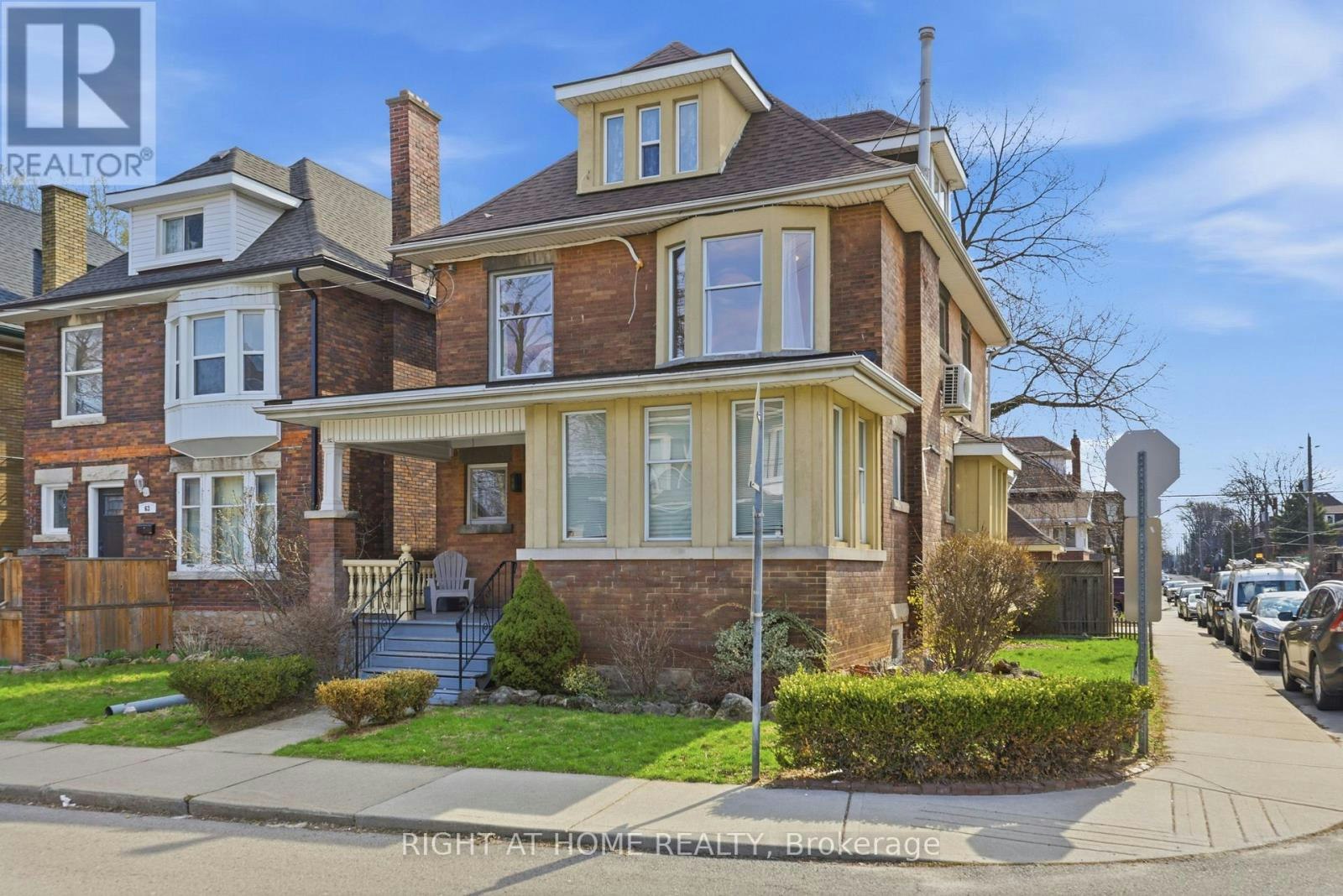 2-65 Fairholt Road S, Hamilton, ON, L8M 2T5