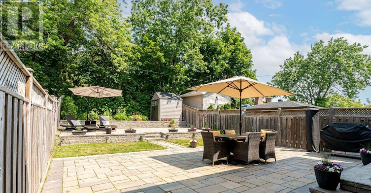 100 Falstaff Avenue, Toronto, ON, M6L 2E4 - 26