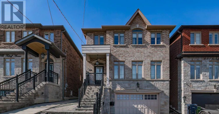 100 Falstaff Avenue, Toronto, ON, M6L 2E4
