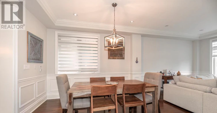 100 Falstaff Avenue, Toronto, ON, M6L 2E4 - 12