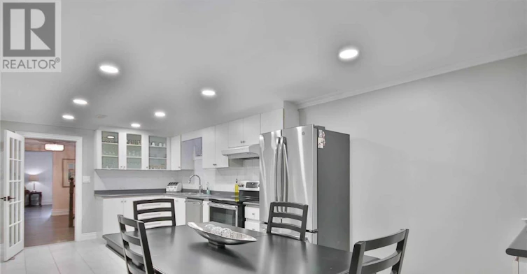 72 Keegan (Lower Crescent, Toronto, ON, M3J 1G2 - 10