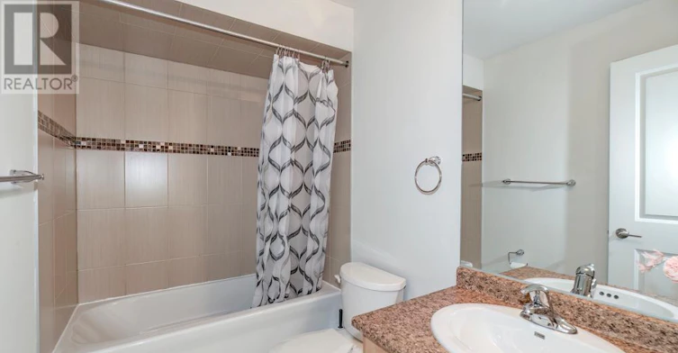 BSMT-100 Falstaff Avenue, Toronto, ON, M6L 2E4 - 6