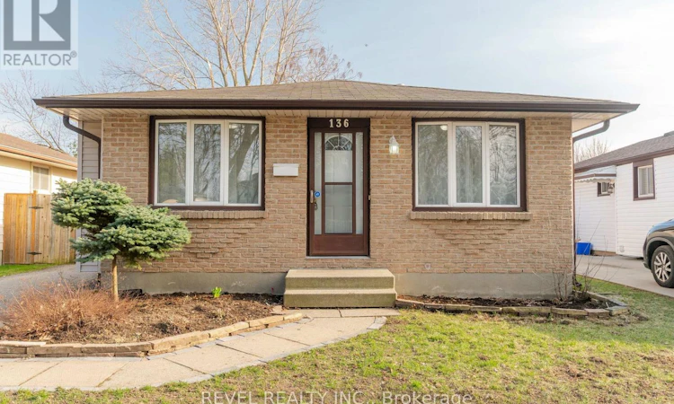 136 Lacey Crescent