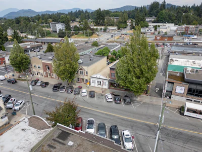 2626 Montrose Avenue - 3