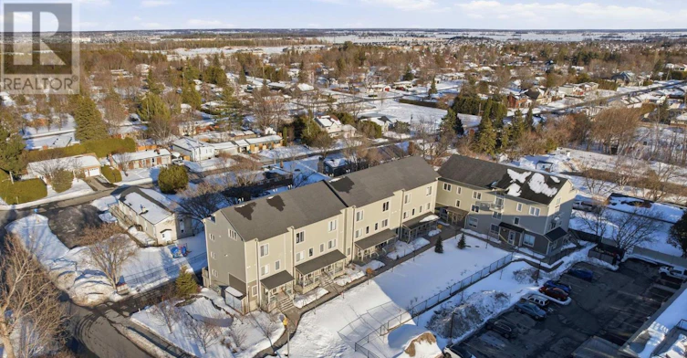 28 Meach Private, Ottawa, ON, K2S 0T8 - 29
