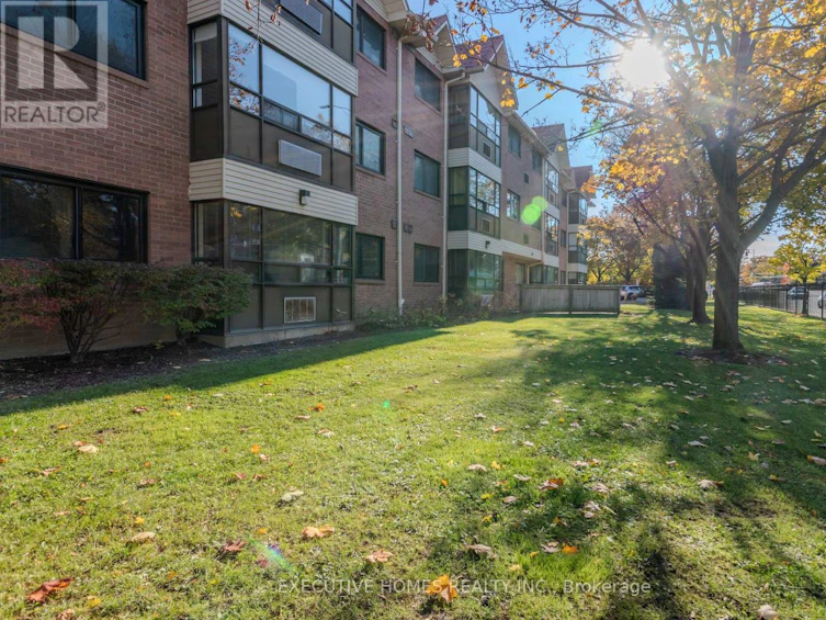102-1275 Cornerbrook Place, Mississauga, ON, L5C 3J3 - 4