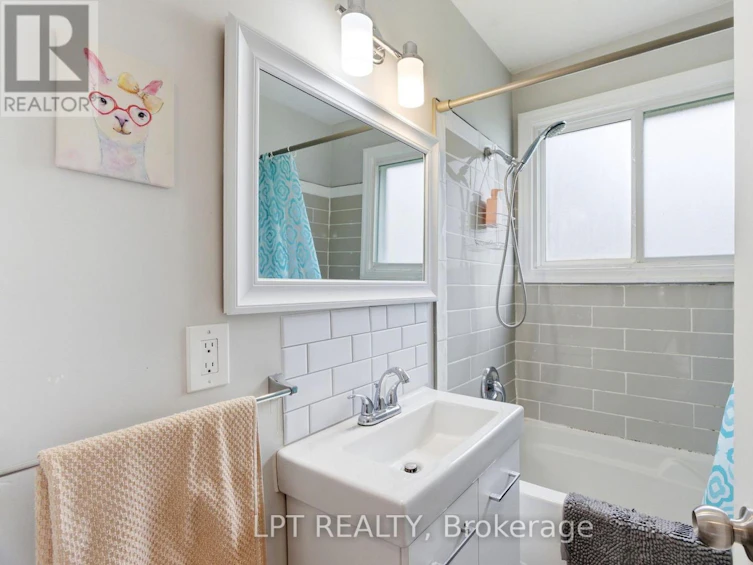 7597 Biddulph Street, Lambton Shores, ON, N0M 2L0 - 26