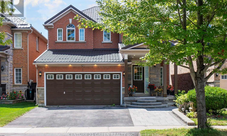 8 Lampman Drive
