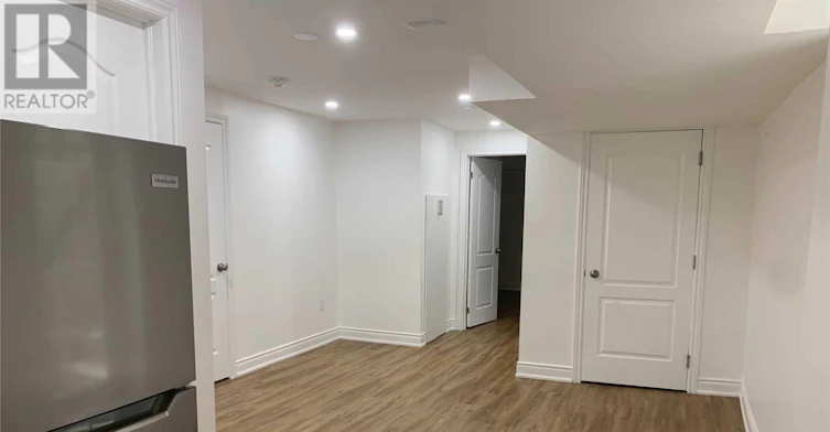 7227 Para Place, Mississauga, ON, L5W 1K4 - 2