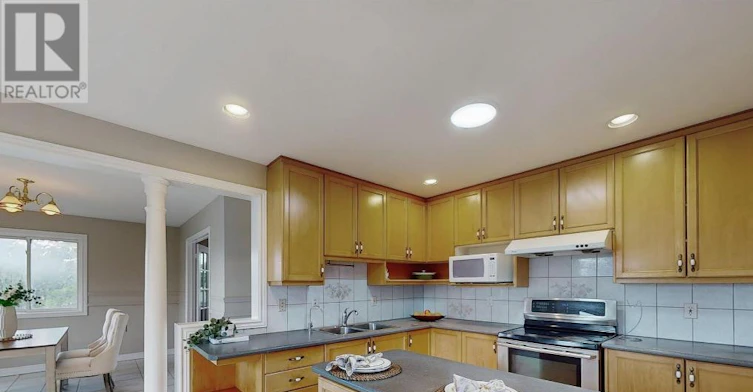 SECOND Floor 6 English Street, Brampton, ON, L6X 1L4 - 9