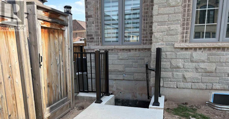 1351 Queens Plate Road, Oakville, ON, L5M 5L5