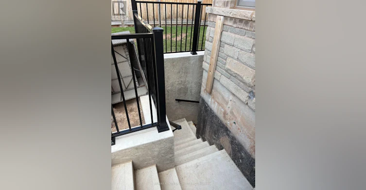 1351 Queens Plate Road, Oakville, ON, L5M 5L5 - 2
