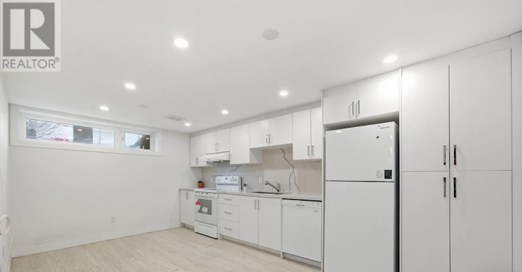 1-27 Kingsview (Lower Boulevard, Toronto, ON, M9R 1T5 - 5