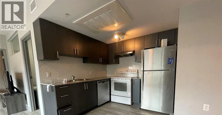 A504-275 Larch Street, Waterloo, ON, N2L 3R2 - 5