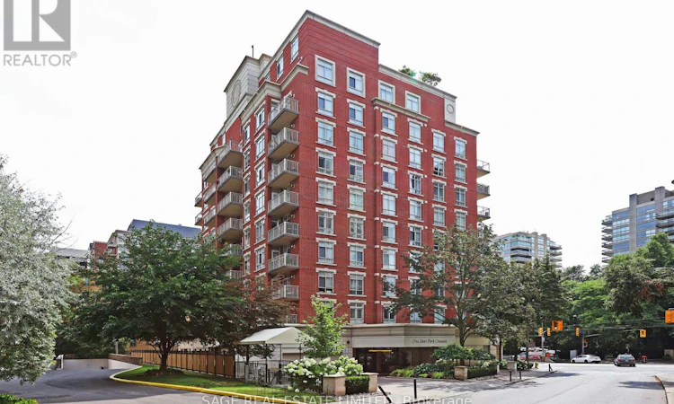 803-1 Deer Park Crescent