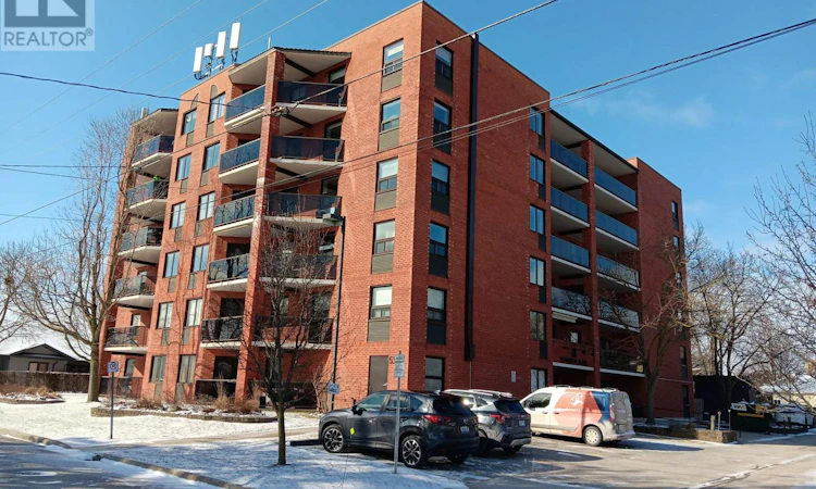 303-536 11th Avenue