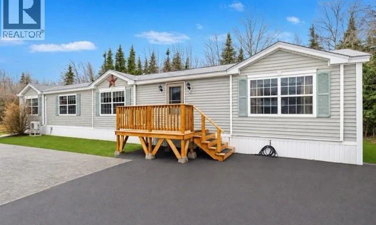 11 Wendy Crescent