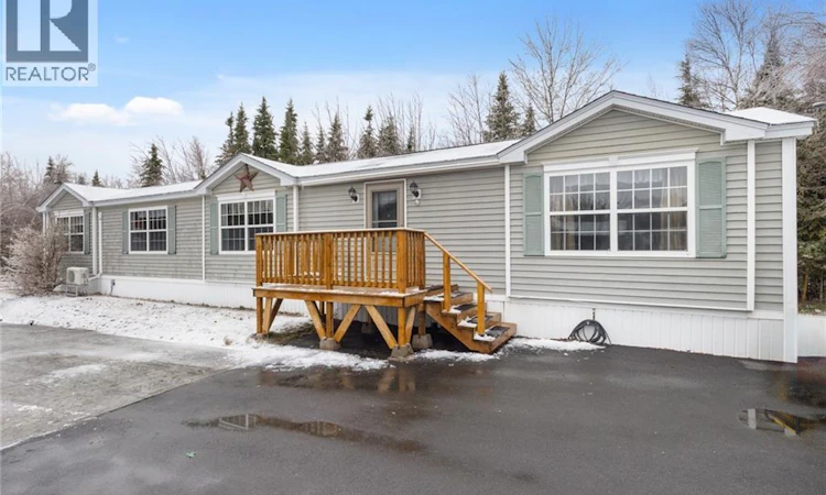 11 Wendy Crescent