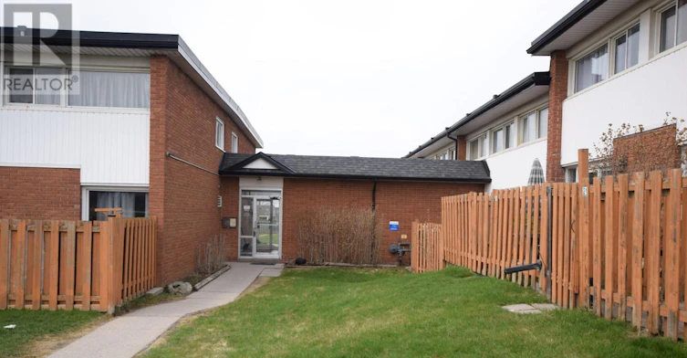 25-176 Henry Street, Brantford, ON, N3S 5C8