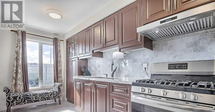 # Upper 35h View Green Crescent, Toronto, ON, M9W 7E1 - 9