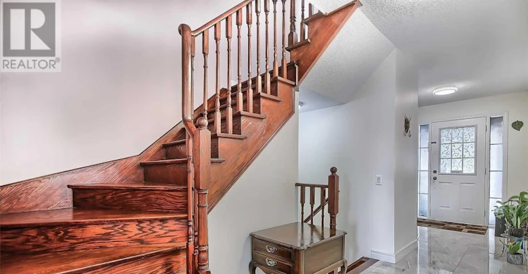 # Upper 35h View Green Crescent, Toronto, ON, M9W 7E1 - 5