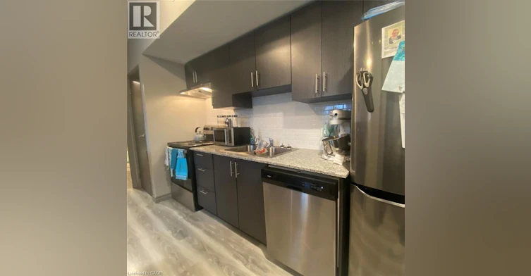 B413-275 Larch Street, Waterloo, ON, N2L 3R2 - 3