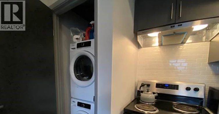 B213-275 Larch Street, Waterloo, ON, N2L 3R2 - 8