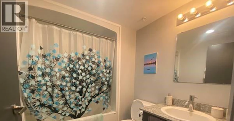 B213-275 Larch Street, Waterloo, ON, N2L 3R2 - 9