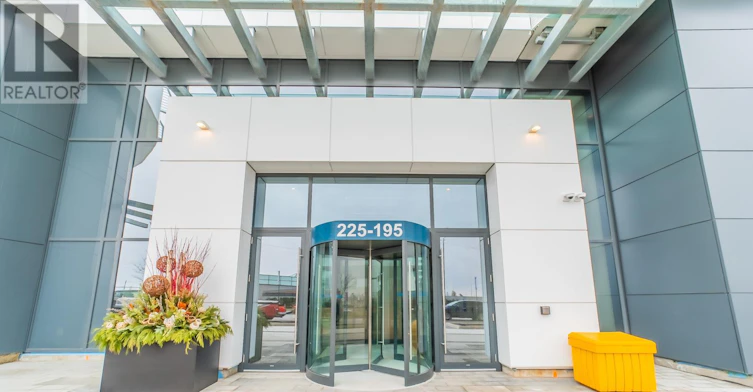 716-195 Commerce Street, Vaughan, ON, L4K 0P9 - 2