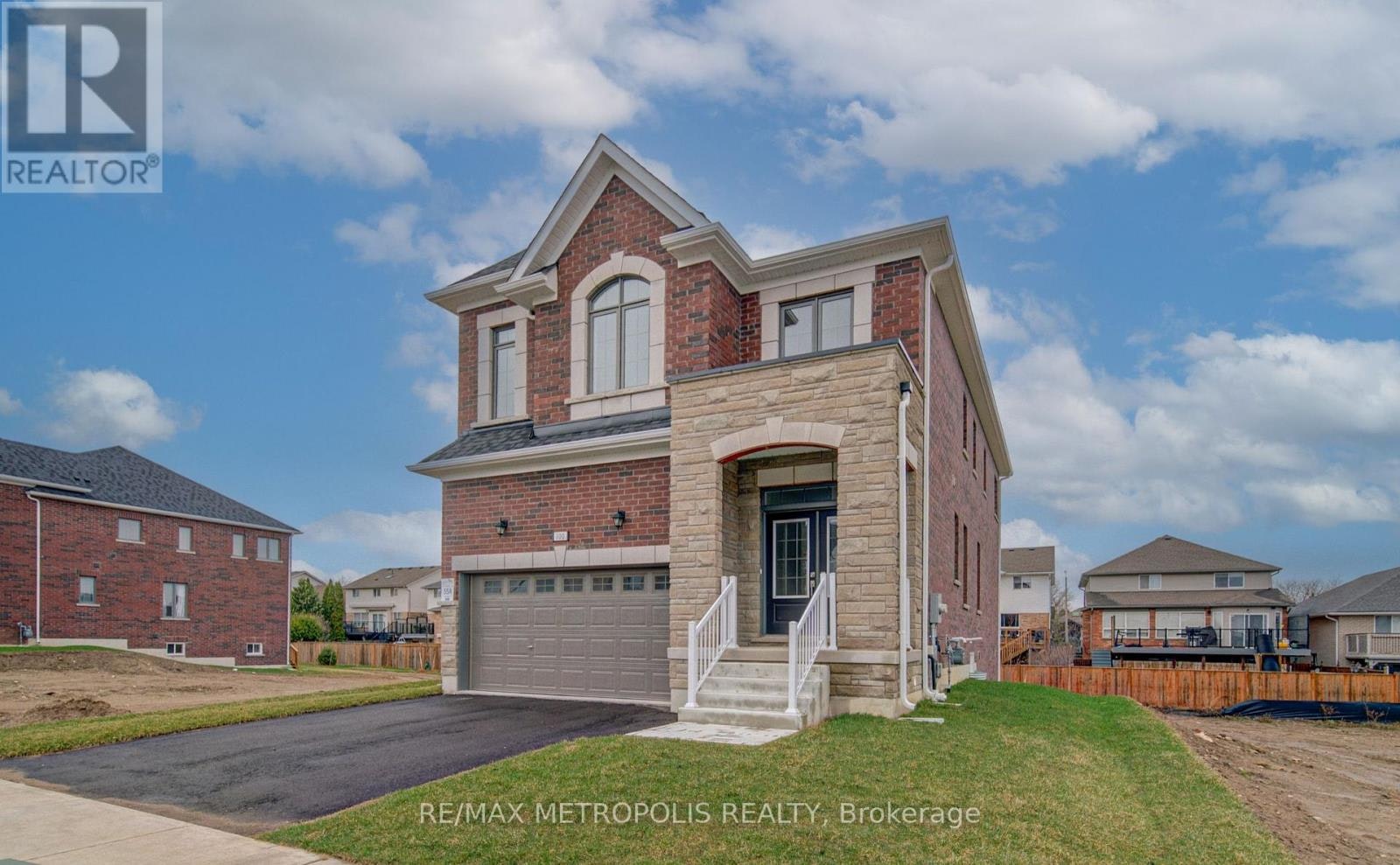 100 Moss Drive, Cambridge, ON, N1T 0H1