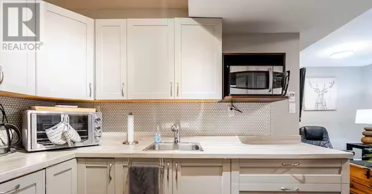 LOWER-30 Rhydwen Avenue, Toronto, ON, M1N 2E1 - 9