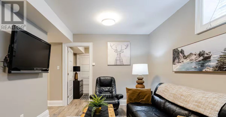 LOWER-30 Rhydwen Avenue, Toronto, ON, M1N 2E1 - 3
