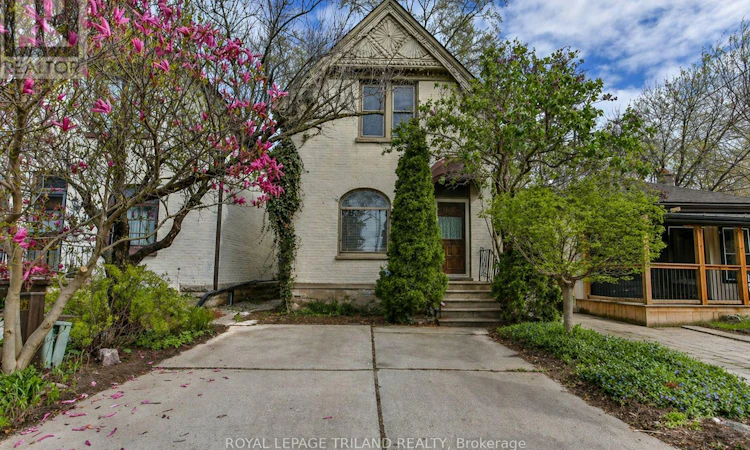 38 Byron Avenue E
