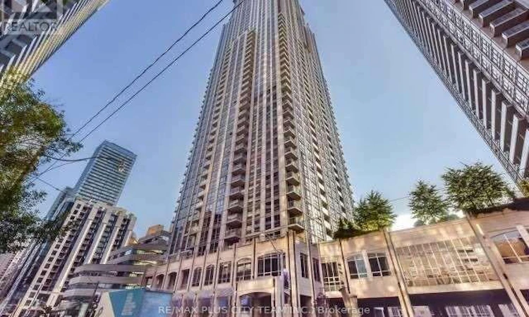 2812-763 Bay Street