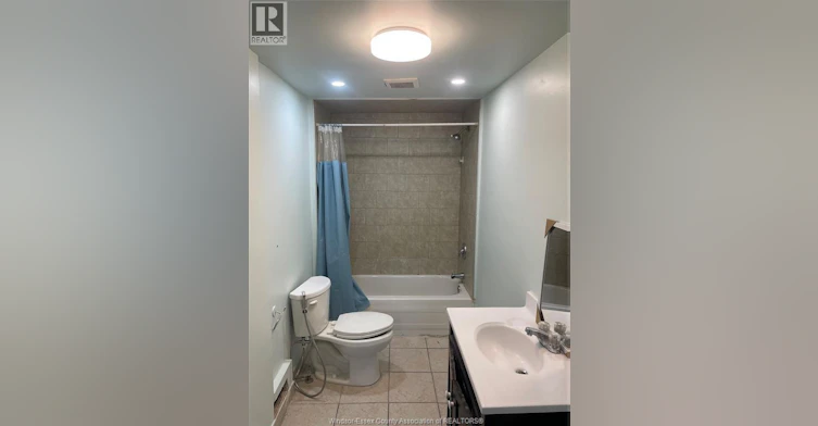 UPPER-3643 Seminole Street, Windsor, ON, N8Y 1Y5 - 5