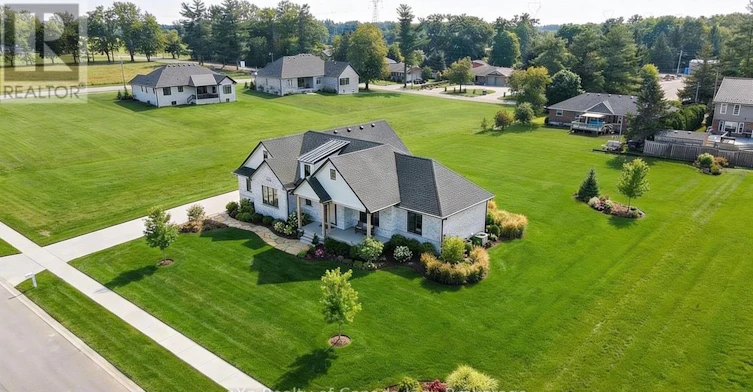 65 Meadowlands Drive, Norwich, ON, N0J 1R0