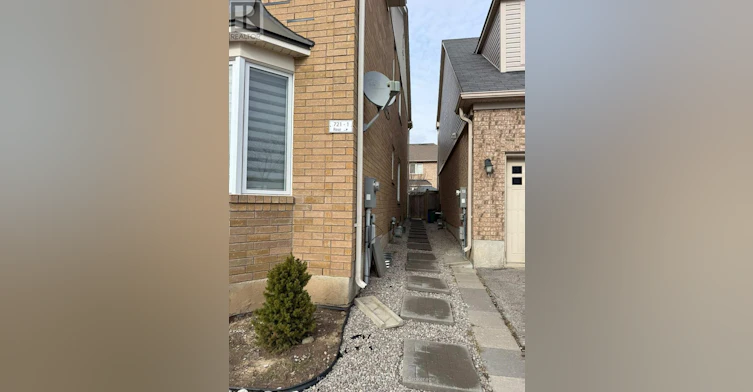 721 Scott Boulevard, Milton, ON, L9T 0X9 - 2