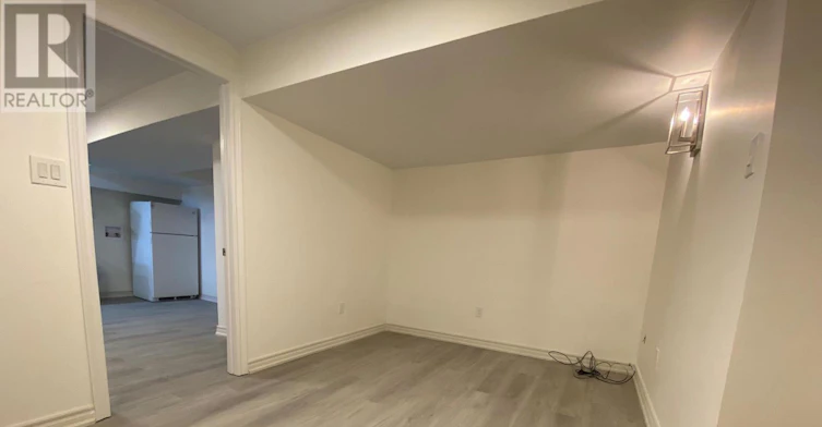 8 Kerwood (Lower Place, Brampton, ON, L6Z 1Y1 - 8
