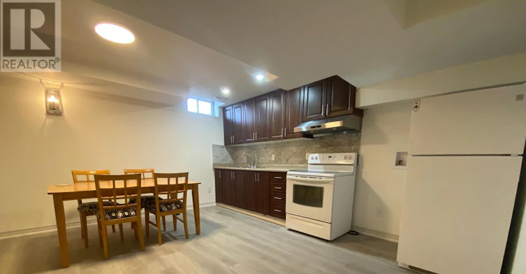 8 Kerwood (Lower Place, Brampton, ON, L6Z 1Y1 - 3