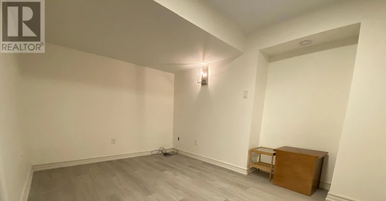 8 Kerwood (Lower Place, Brampton, ON, L6Z 1Y1 - 6