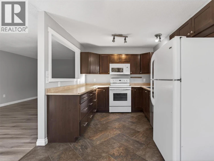 1453 NE Okanagan Avenue, Salmon Arm, BC, V1E 1N5 - 28