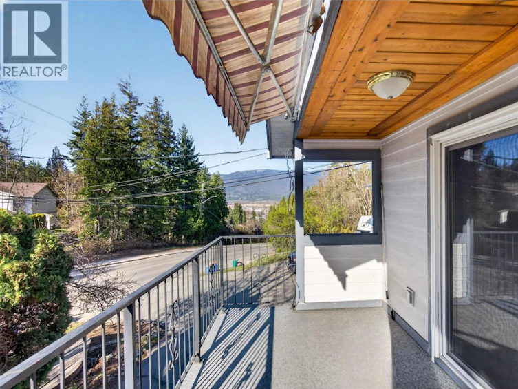 1453 NE Okanagan Avenue, Salmon Arm, BC, V1E 1N5 - 53