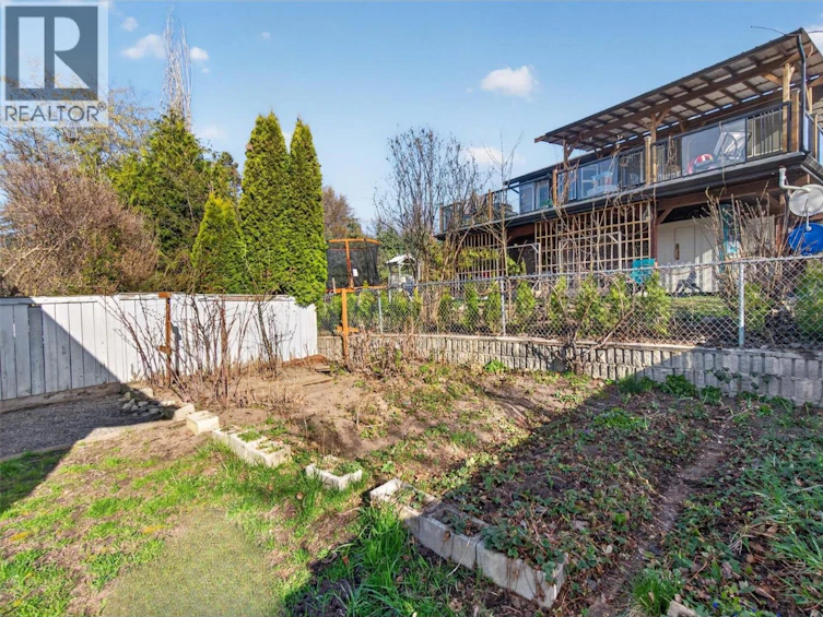 1453 NE Okanagan Avenue, Salmon Arm, BC, V1E 1N5 - 58